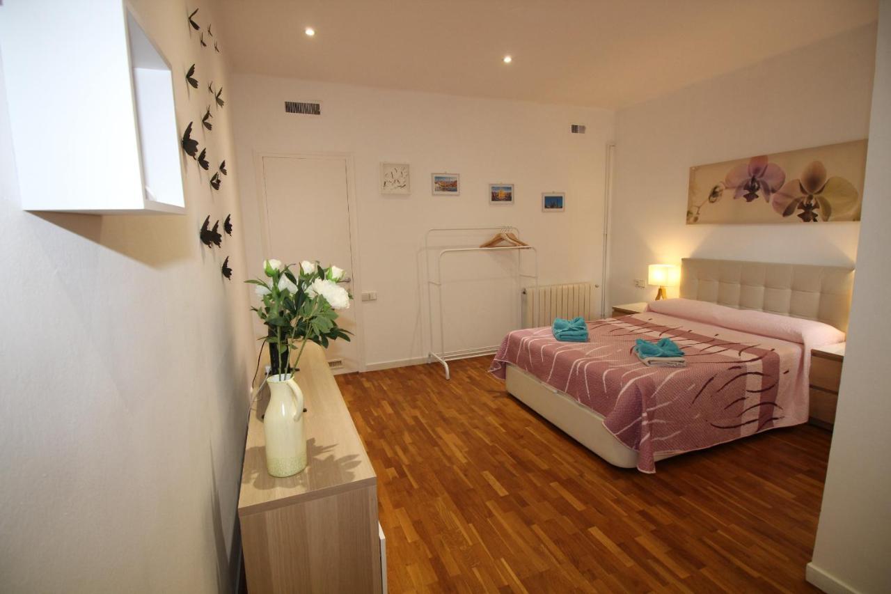 Rooms Arago Барселона Экстерьер фото