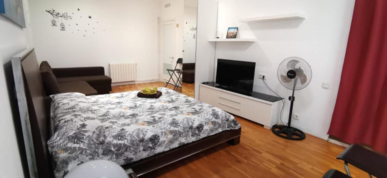 Rooms Arago Барселона Экстерьер фото